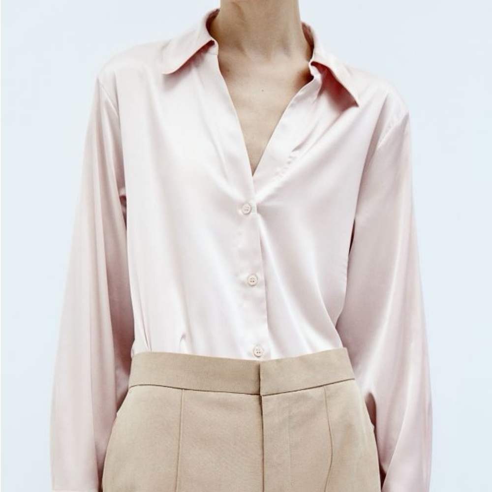 H&M light pink blouse